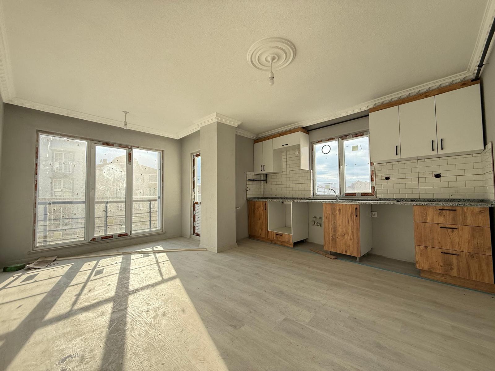 KAPAKLI BAHÇELİEVLER SATILIK DAİRE - VAR Gayrimenkul