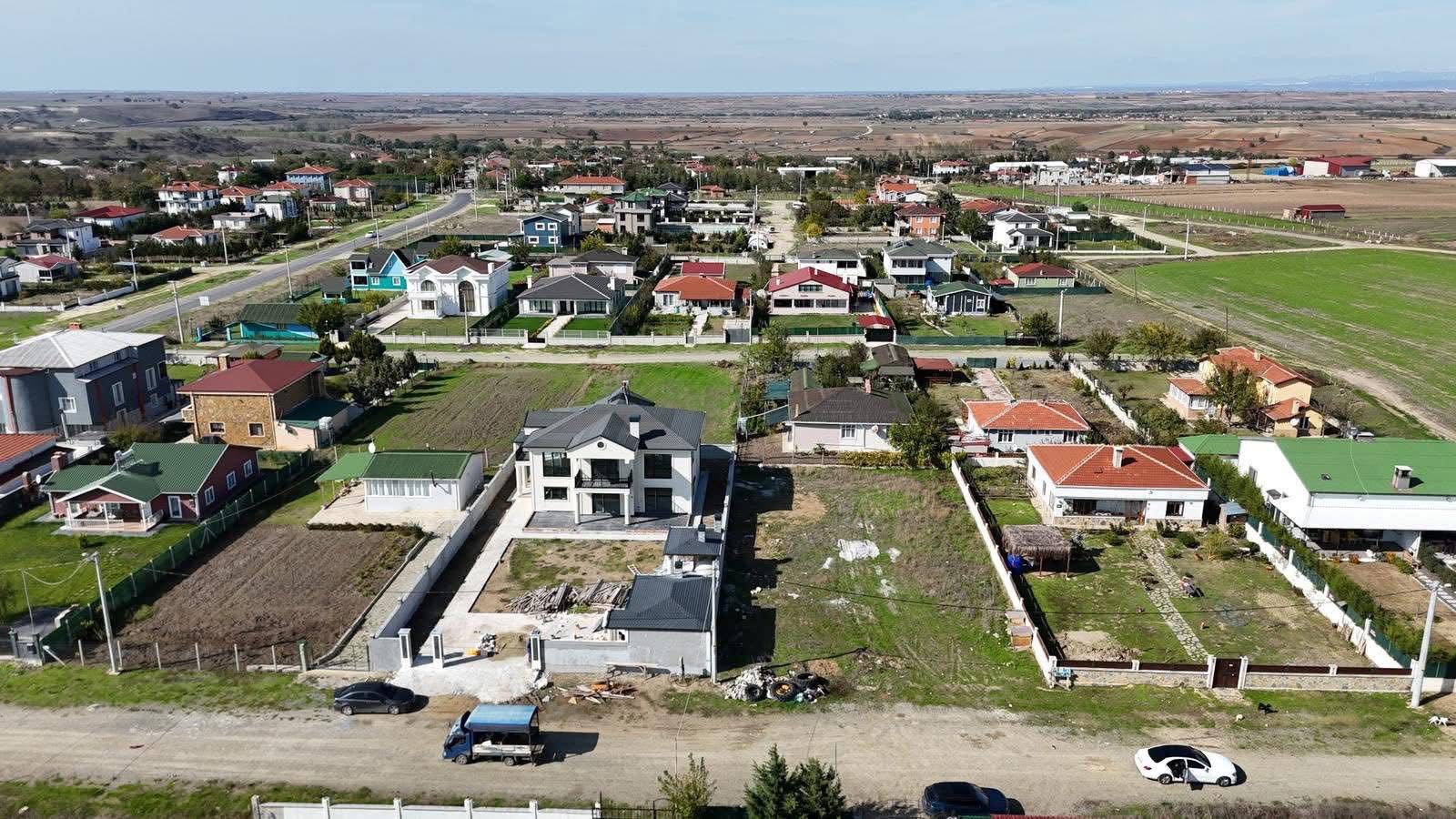 KAPAKLI BAHÇEAĞIL SATILIK ARSA - VAR Gayrimenkul