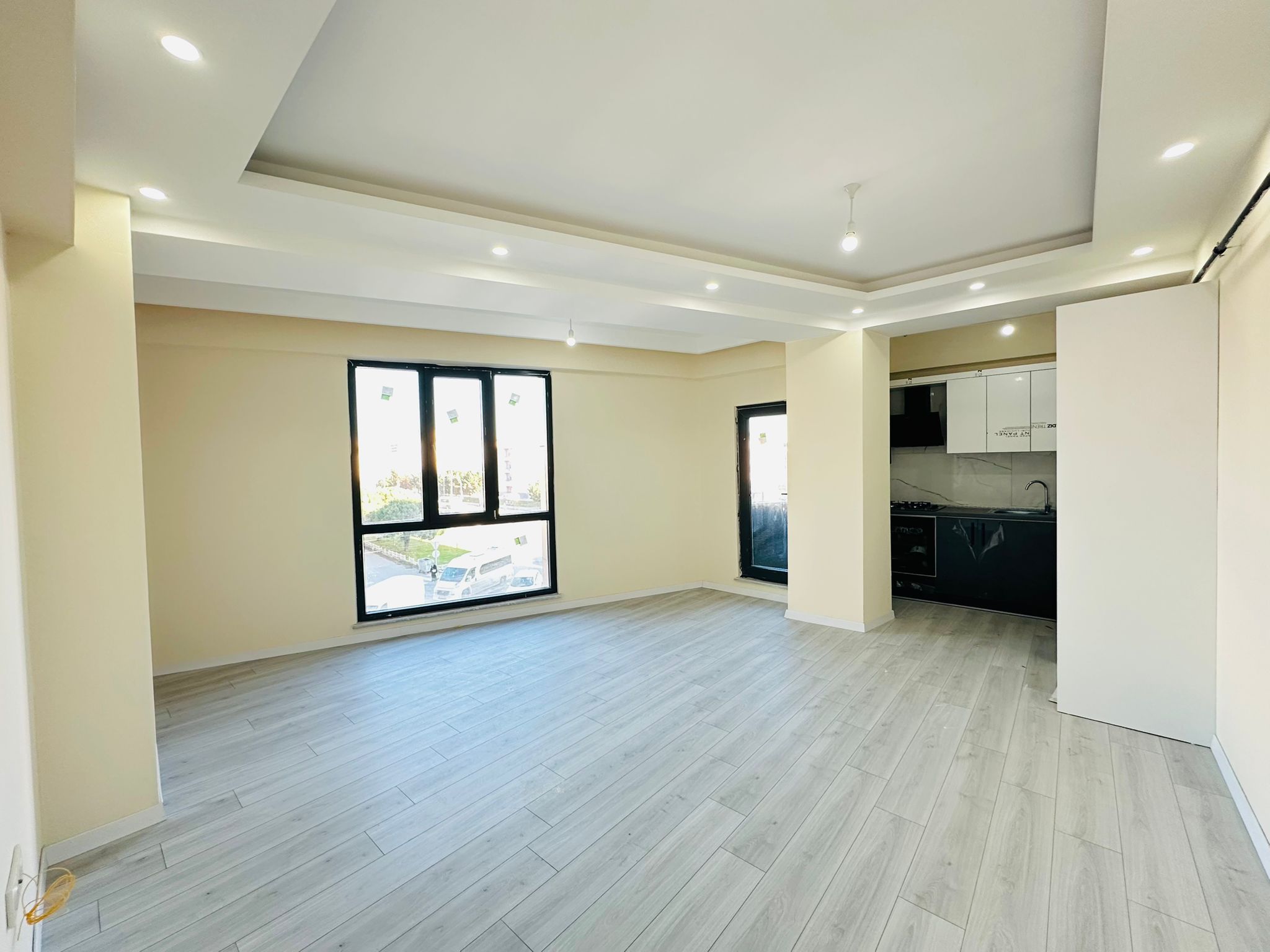 KAPAKLI MİTHATPAŞA CADDESİ SATILIK DAİRE - VAR Gayrimenkul