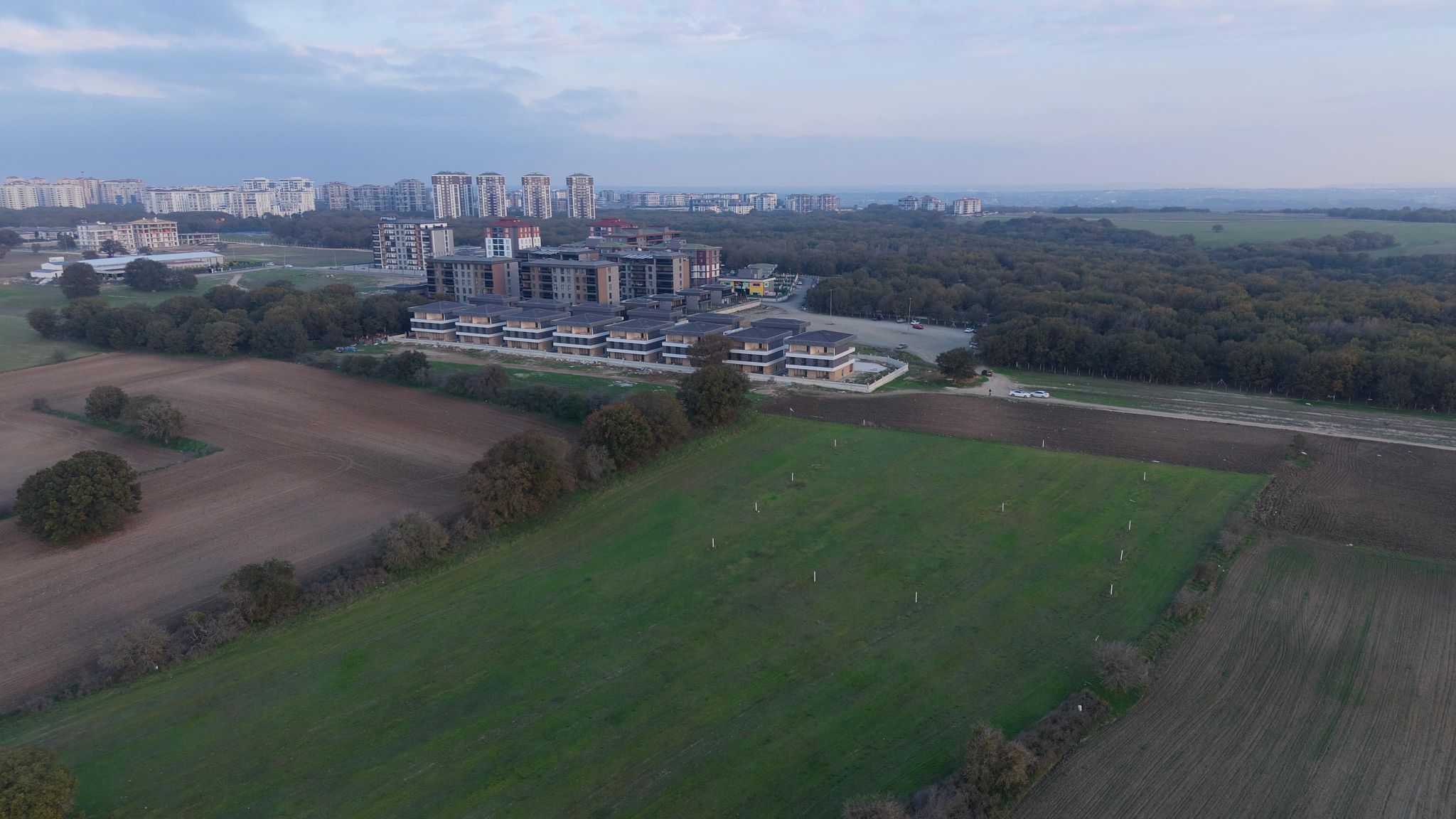 ÇERKEZKÖY TEPE SATILIK ARSA - VAR Gayrimenkul