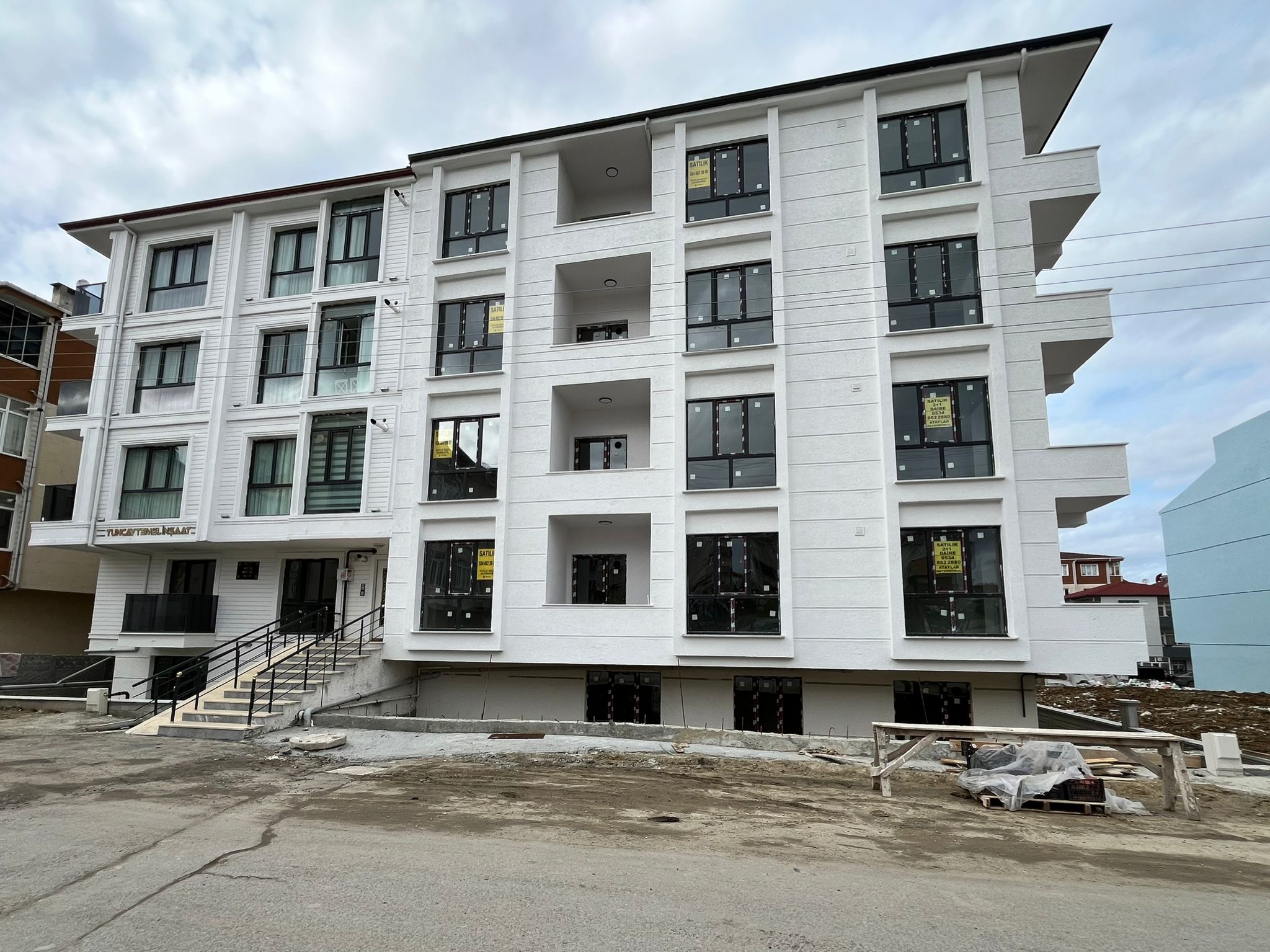 BAHÇELİEVLER SATILIK 1+1 DAİRE - VAR Gayrimenkul