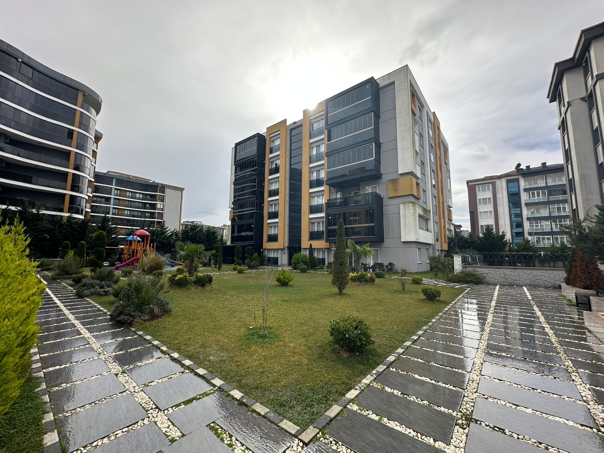 ÇERKEZKÖY TEPE ELEGANCE SİTESİ 3+1 - VAR Gayrimenkul