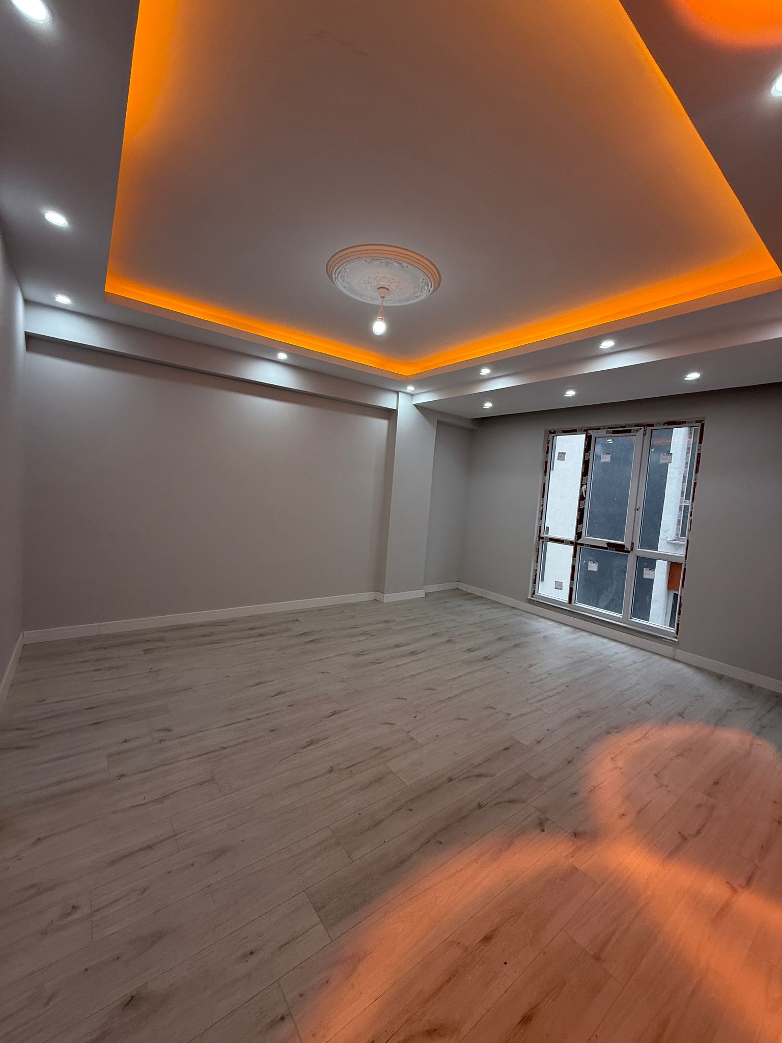 KAPAKLI MEVLANA CADDESİ 2+1 LÜKS DAİRE  - VAR Gayrimenkul